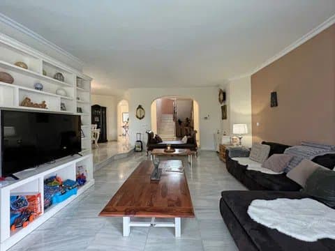 Villa in Manantiales with Guest Apartment thumbnail 20