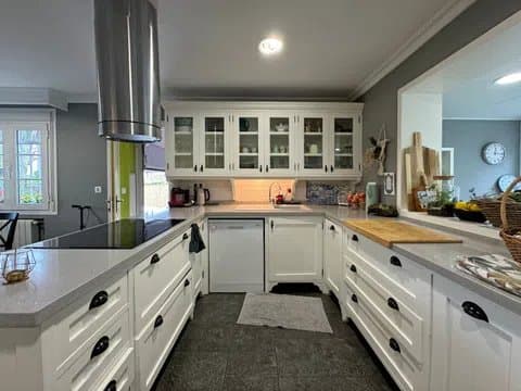 Villa in Manantiales with Guest Apartment thumbnail 25