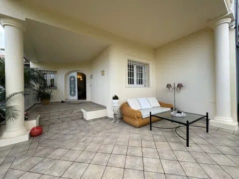 Villa in Manantiales with Guest Apartment thumbnail 5