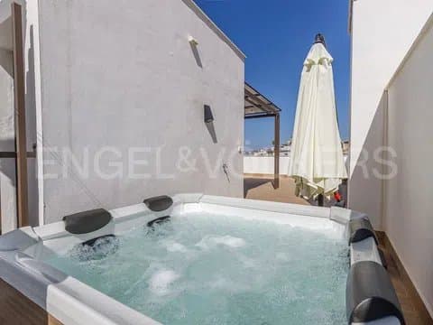 Chalet adosado en calle Félix Revello de Toro thumbnail 6