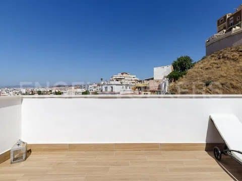 Chalet adosado en calle Félix Revello de Toro thumbnail 9