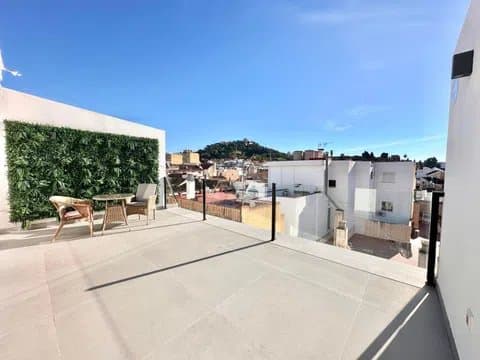 Penthouse on Calle Granados with wraparound terrace in Centro Histórico