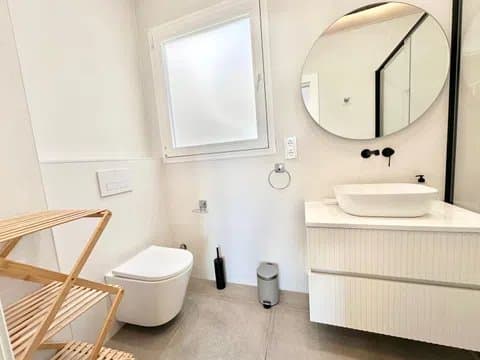 Penthouse on Calle Granados with wraparound terrace thumbnail 21