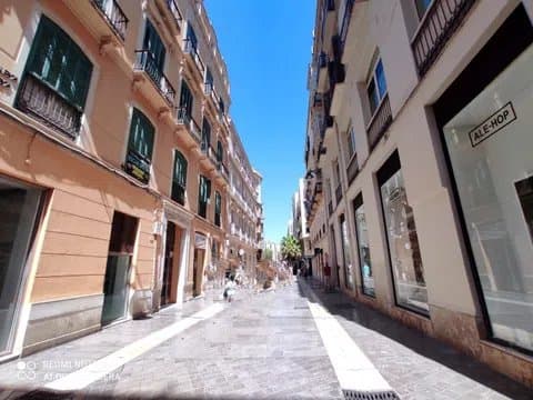 Penthouse on Calle Granados with wraparound terrace thumbnail 24