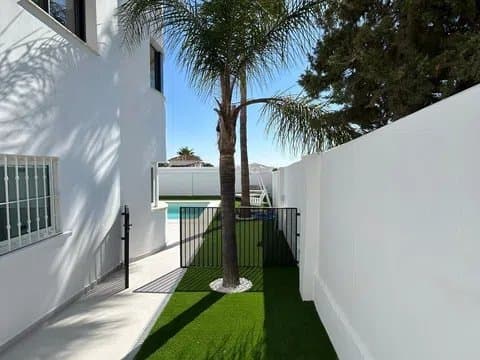 New Build Villa in Montealto with Private Garden thumbnail 8