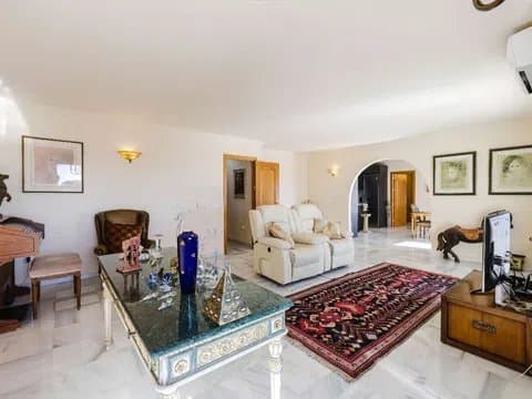 Penthouse in Arroyo de la Miel with Master Suite thumbnail 12